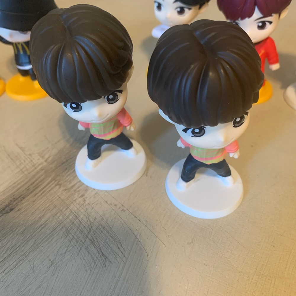 Lot Of 14 2025 McDonald's Happy Meal Tiny Tan x BTS - Picture 7 of 9